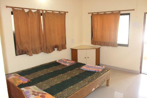 Hostal Sujit Guest House
