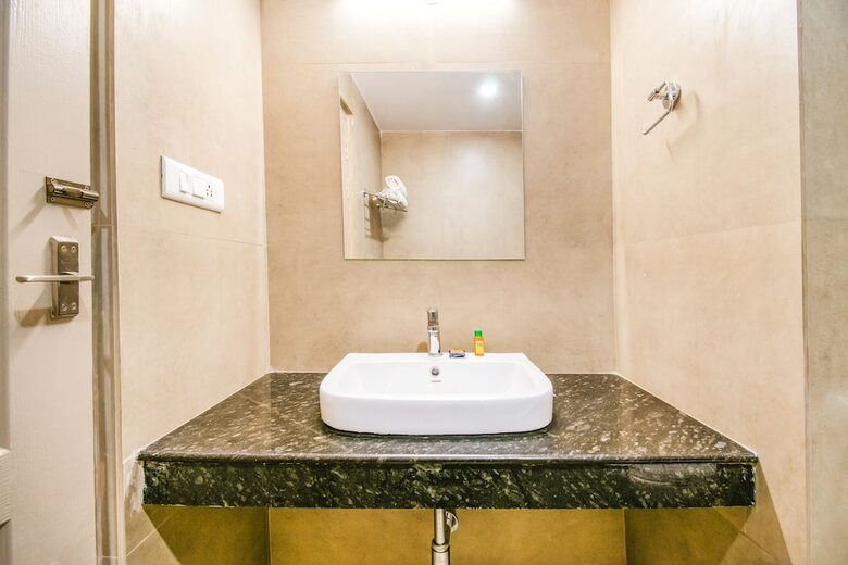 Fabhotel Bairav Grand Aarapalayam