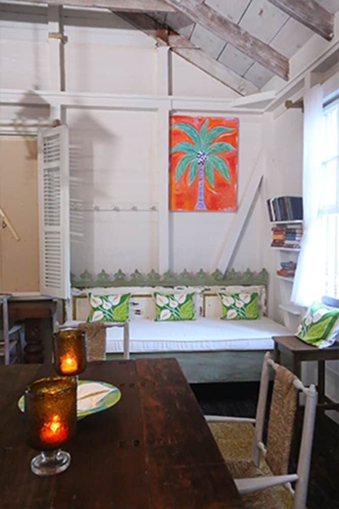 Bed & Breakfast Pink Plantation House