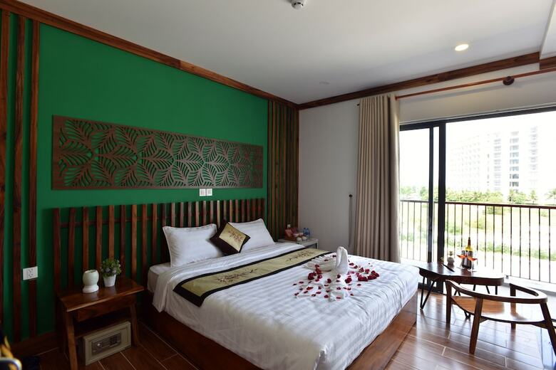 Hostal Plus Hotel