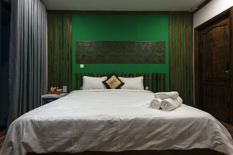 Hostal Plus Hotel