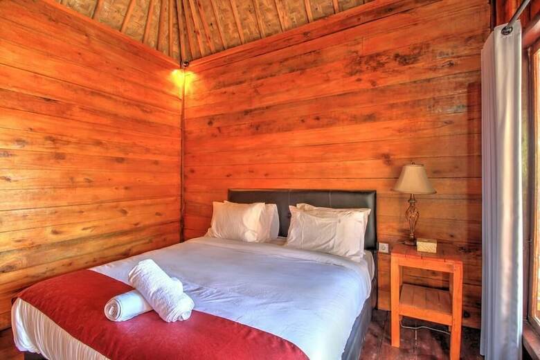 Bed & Breakfast Raja Bungalow