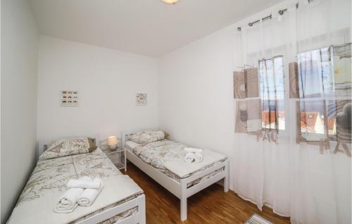 Two-bedroom Apartment In Supetar