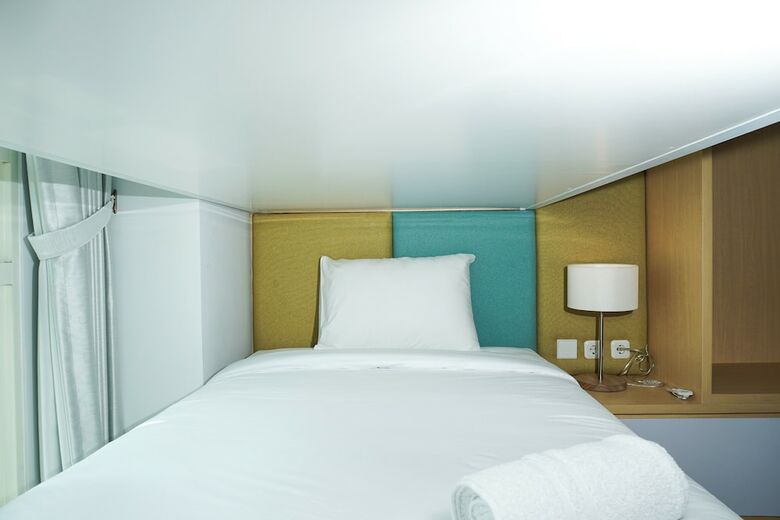 Modern 2br Apartment At Citra Lake Suites