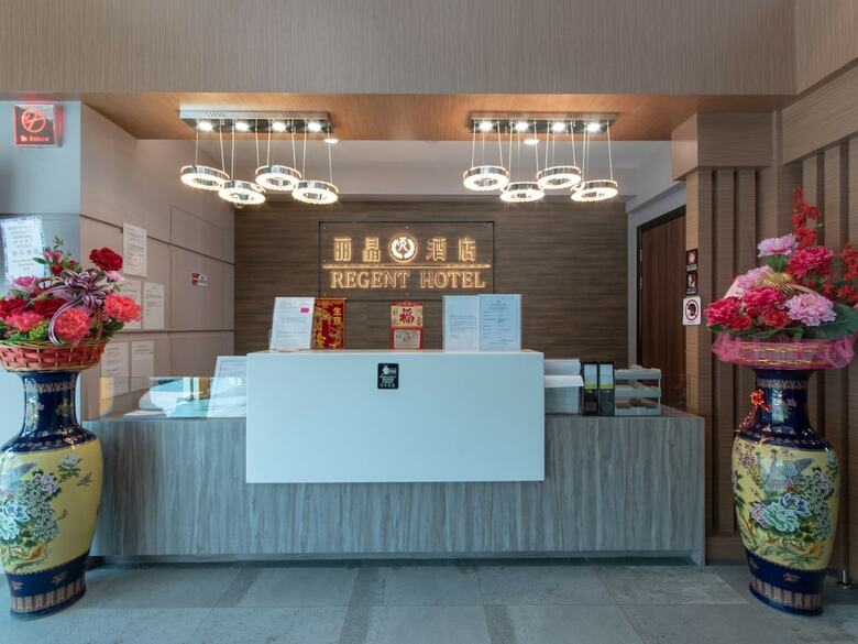 Oyo 89375 Regent Hotel