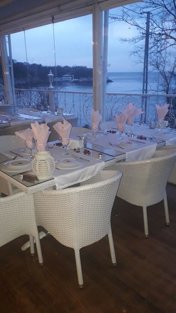 Hotel Bab-i Zer Konaklama Ve Restoran