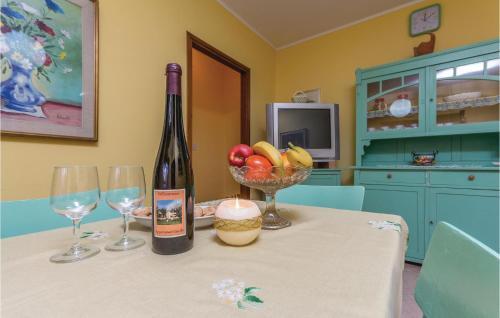 Two-bedroom Apartment In Umag