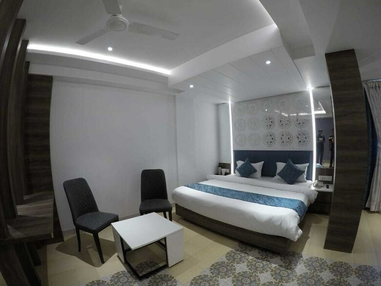 Hotel Pride By Samrat