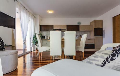 Two-bedroom Apartment In Premantura
