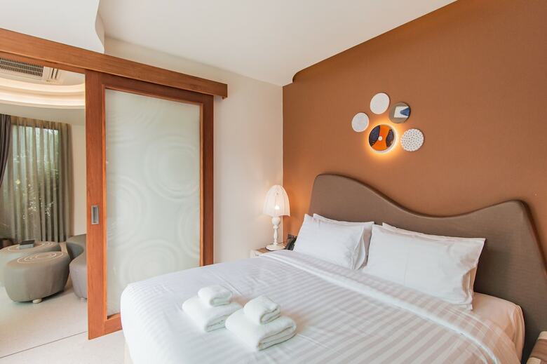 Rachabhura Hotel