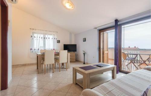 Two-bedroom Apartment In Pula