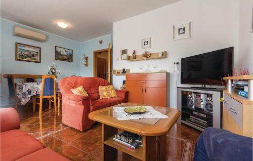 Two-bedroom Apartment In Pula