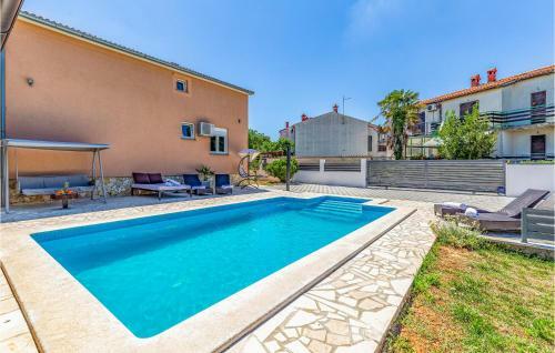Three-bedroom Apartment In Pula