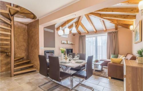 Two-bedroom Holiday Home In Pula