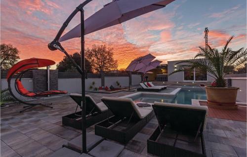 Four-bedroom Holiday Home In Pula
