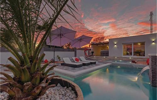 Four-bedroom Holiday Home In Pula