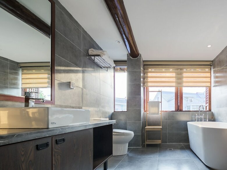 Changshu Chujian Yue Hotel