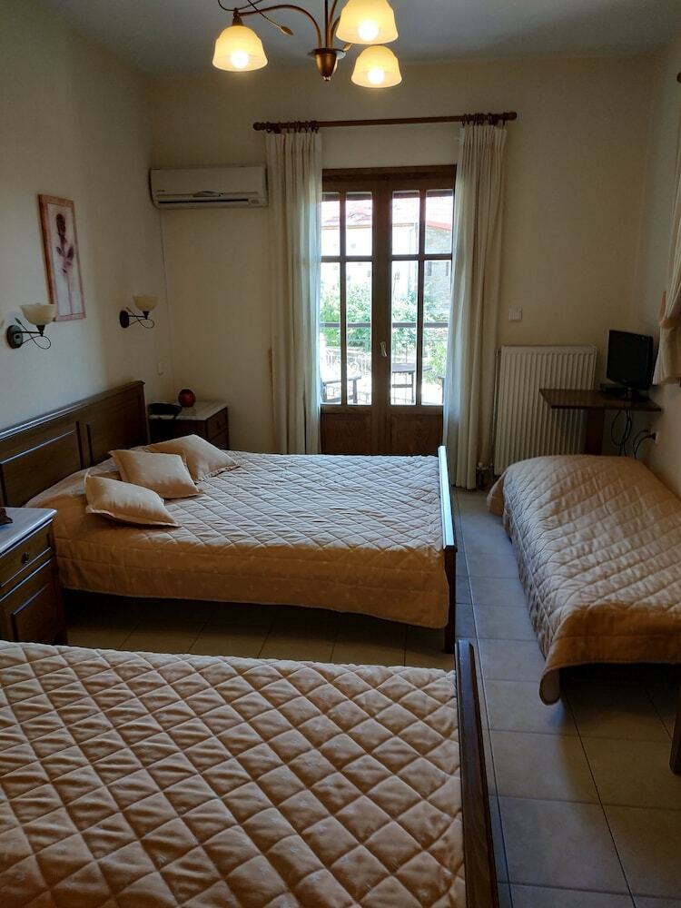 Dolopia Hotel
