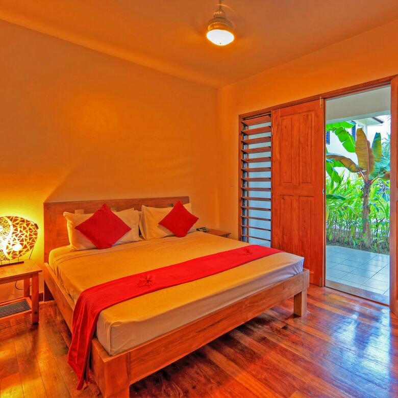 Hotel Tropicana Lagoon Apartments