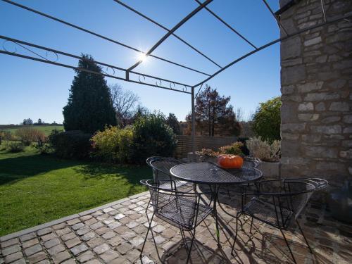 Lodge Holiday Home Les Matins Clairs II Lisogne