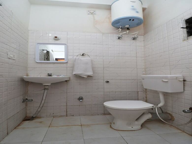 Oyo 42907 Hotel Bhuneshwar