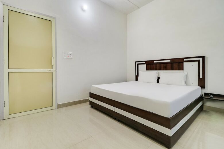 Spot On 48646 Hotel Gvrh