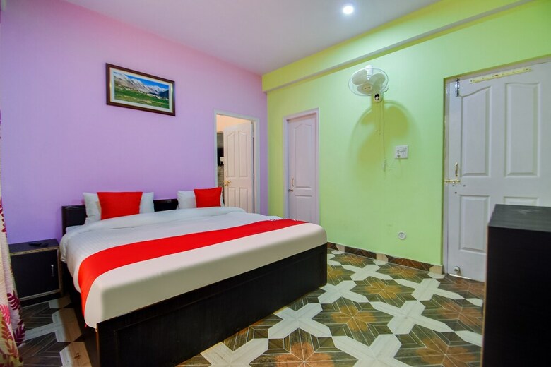 Hotel Oyo 47165 The Pine Stay