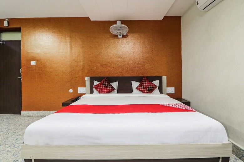 Oyo 47542 Hotel J K