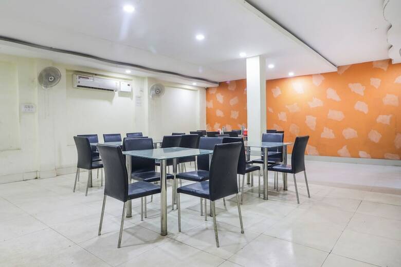 Oyo 47542 Hotel J K