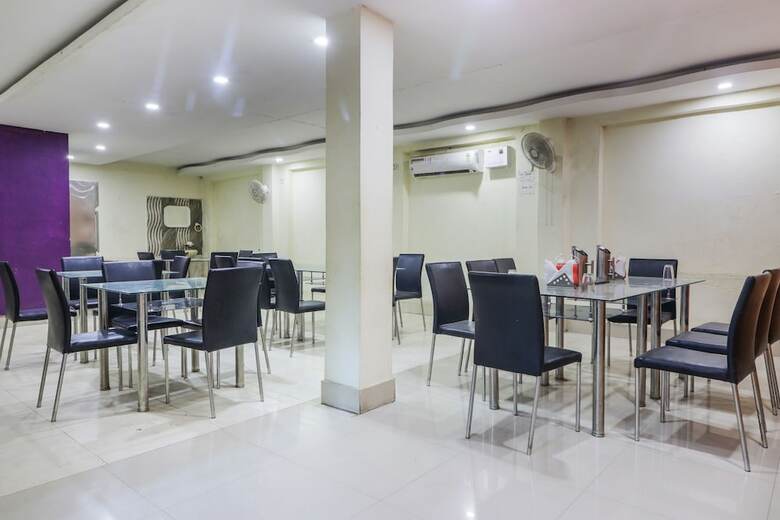 Oyo 47542 Hotel J K