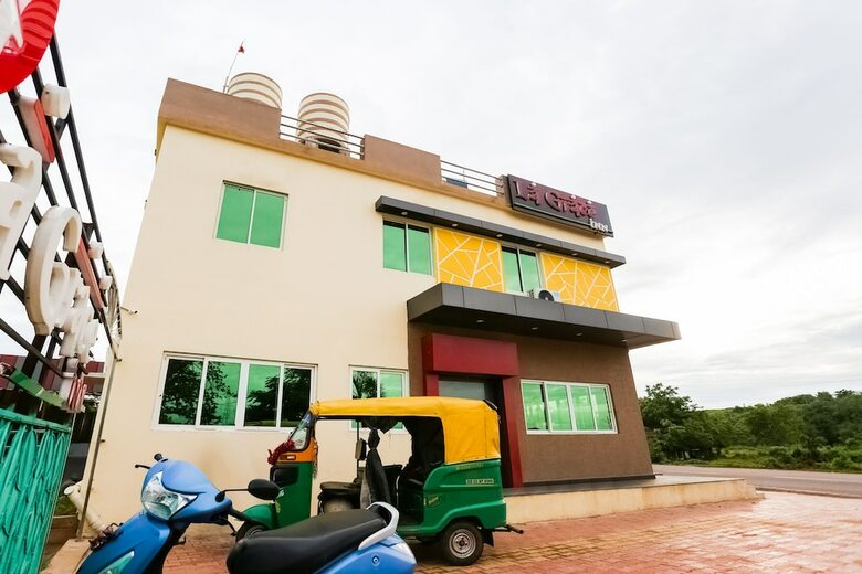 Hotel Oyo 46710 La Grace Inn