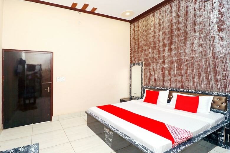 Oyo 43293 Hotel Pushp Vatika