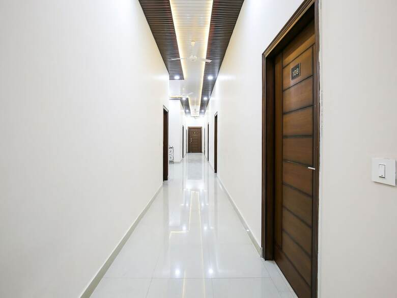 Oyo 47577 Hotel Goldenland