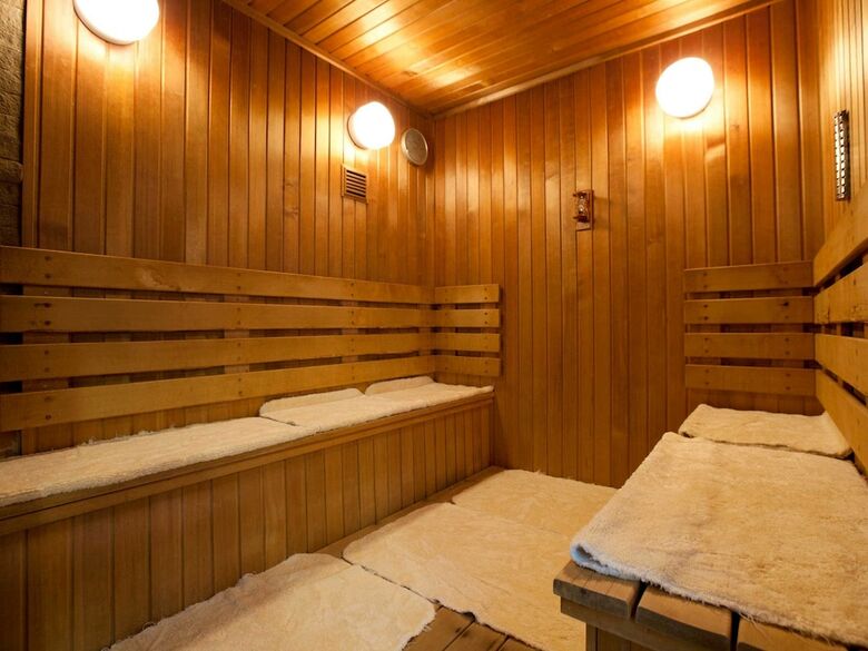Capsule Hotel & Sauna Mizho - Caters To Men