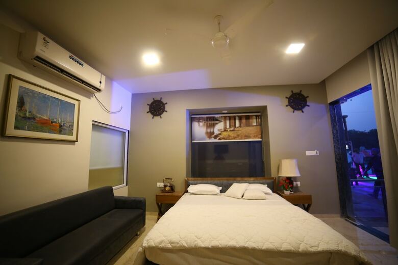 Hotel Natraj & Resort