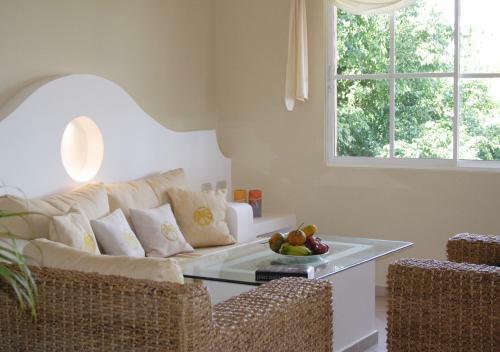 Hotel Lifestyle Crown Residence Suites