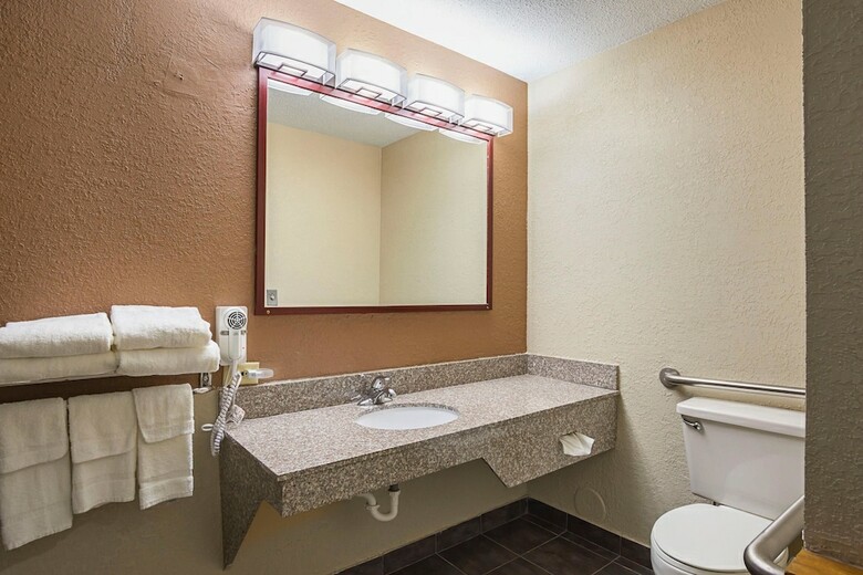 Hotel Quality Inn & Suites