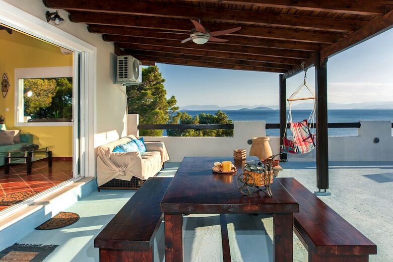 Residencia Saronic Seafront