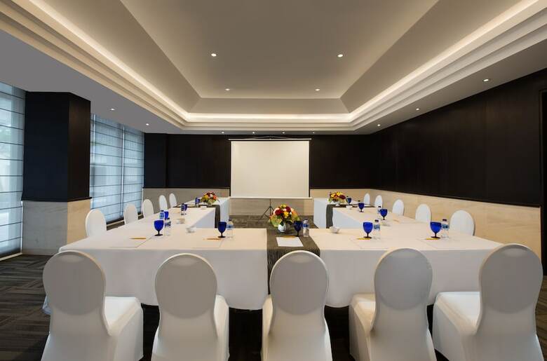 Delonix Hotel Karawang