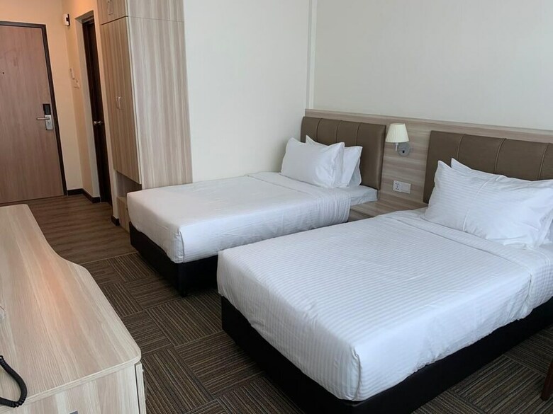 Hotel Maple Lodge