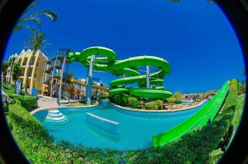 Hotel Titanic Beach