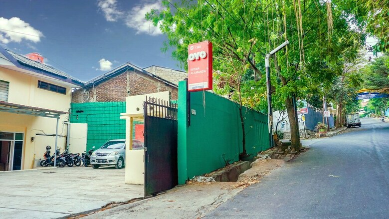Hotel Oyo 1340 Wisma Alamanda