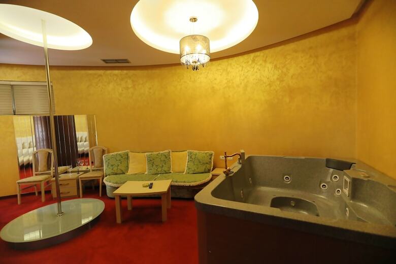 Gjuta Hotel