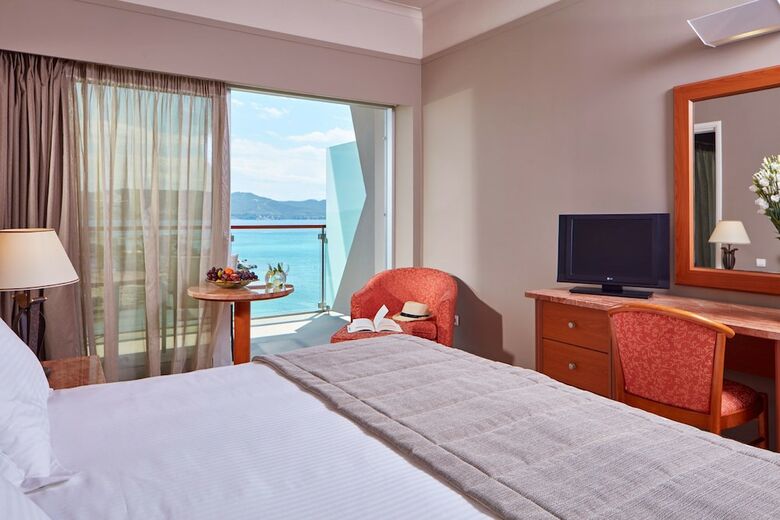 Hotel Aks Hinitsa Bay