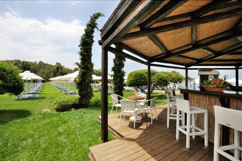 Hotel Aks Hinitsa Bay
