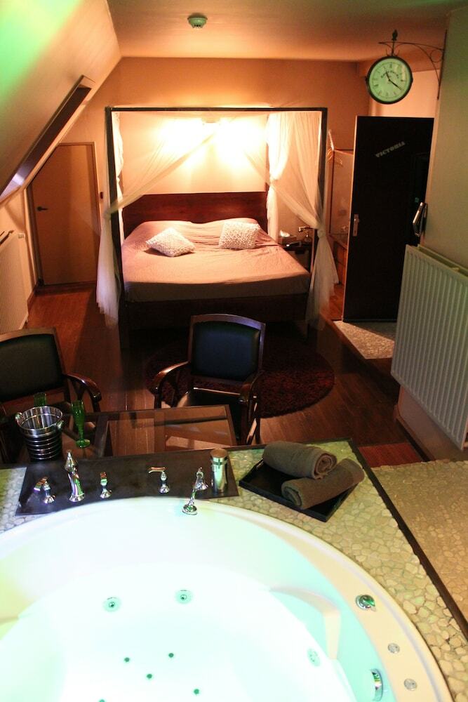 Hotel Bubble Lounge