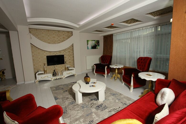 The City Walls Suit Hotel