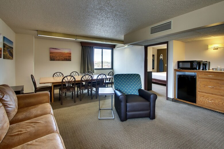 Hotel Everspring Inn & Suites ? Bismarck