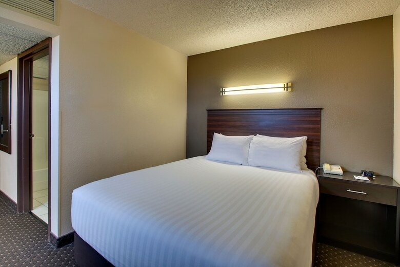 Hotel Everspring Inn & Suites ? Bismarck