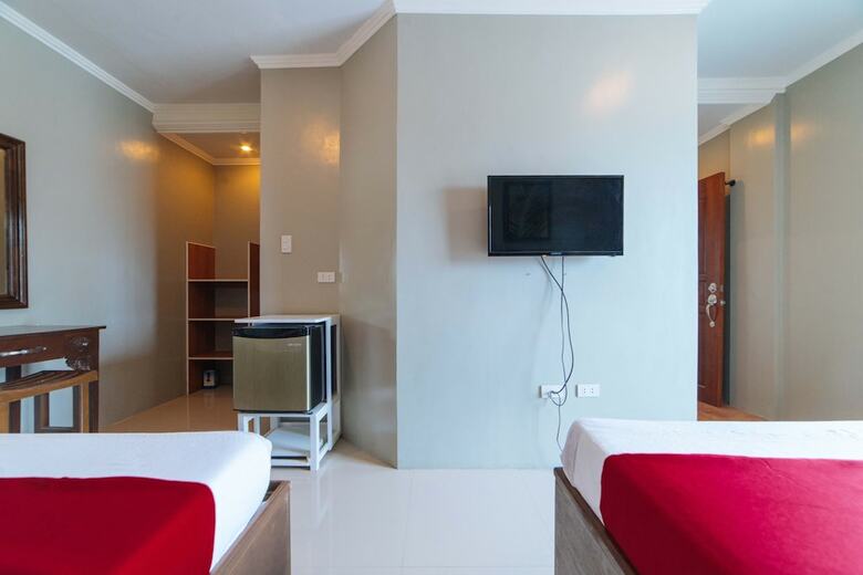 Hotel Reddoorz @ Old Buswang Road